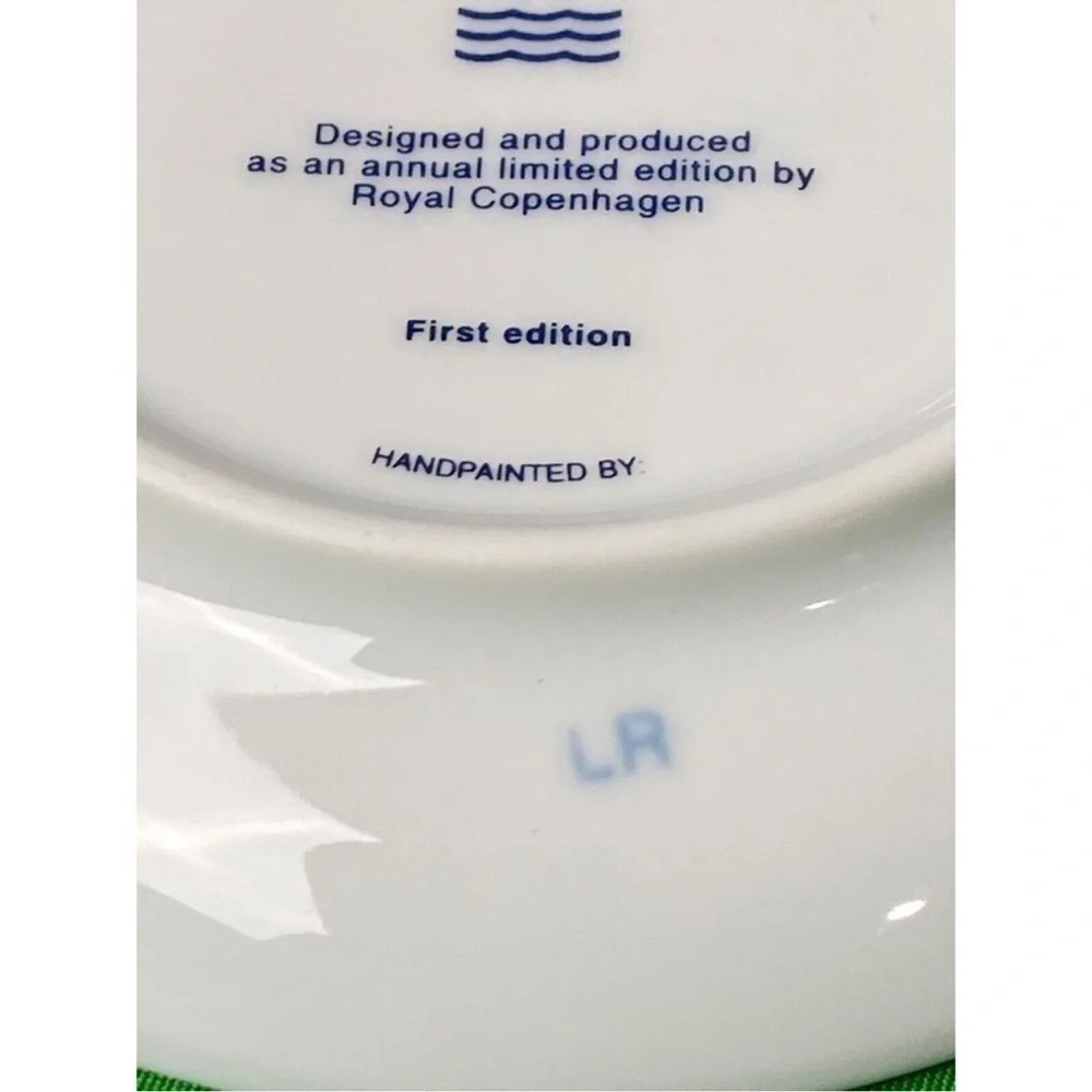 Vintage 1998 Royal Copenhagen Grandparents Collector Plate Gone Fishing U20